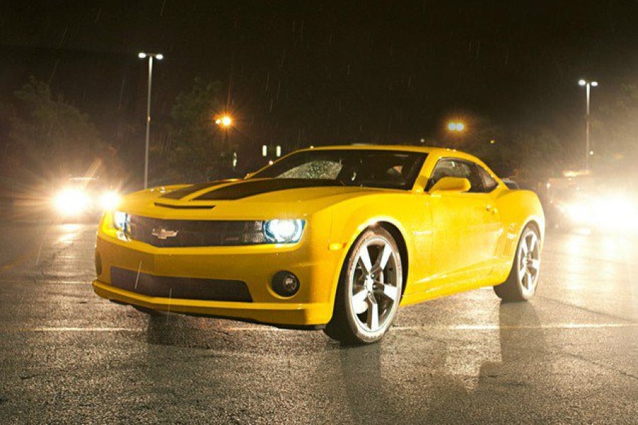 Chevrolet Camaro автомобиля жёлтый